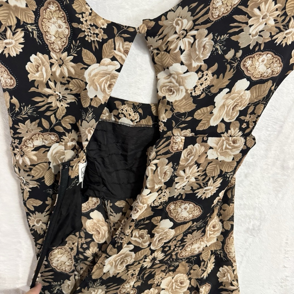 Karin Stevens Black and Cream Floral Maxi Dress - Picture 12 of 15